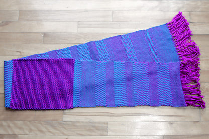 Wool scarf, zigzag pattern, blue, purple, handmade, natural fibres, Merino wool, superwash wool, made in Canada