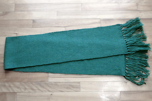 Wool scarf, zigzag pattern, forest green, handmade, natural fibres, new wool, made in Canada